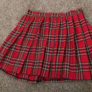 Women’s large red plaid skirt